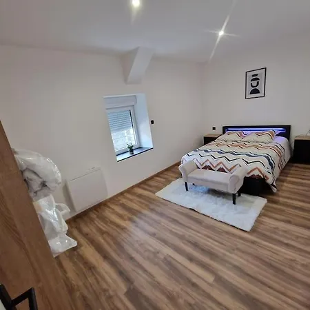 A 1,9 Km Du Mont St Michel Beauvoir (Manche)