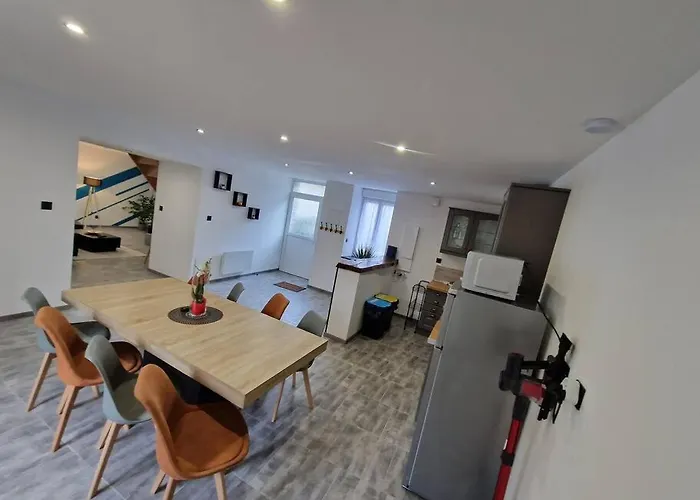 à 1,9 Km Du Mont St Michel Beauvoir (Manche)