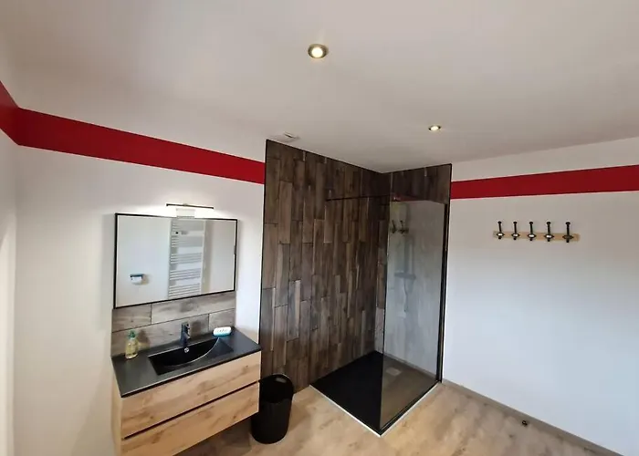 à 1,9 Km Du Mont St Michel Beauvoir (Manche)